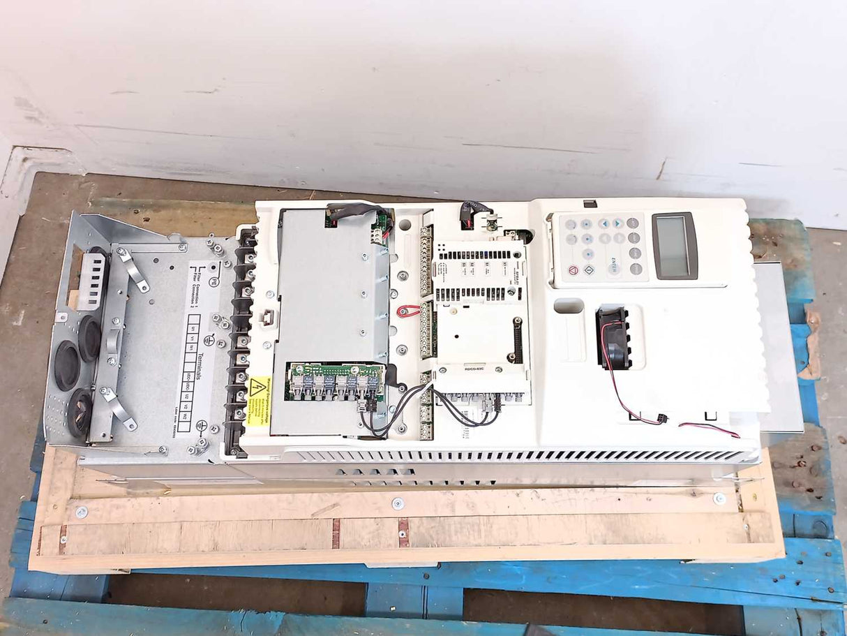 ABB ACS800-31-0025-3+K454+R705 IP21, UL Open Type + Control Panel  CDP312R