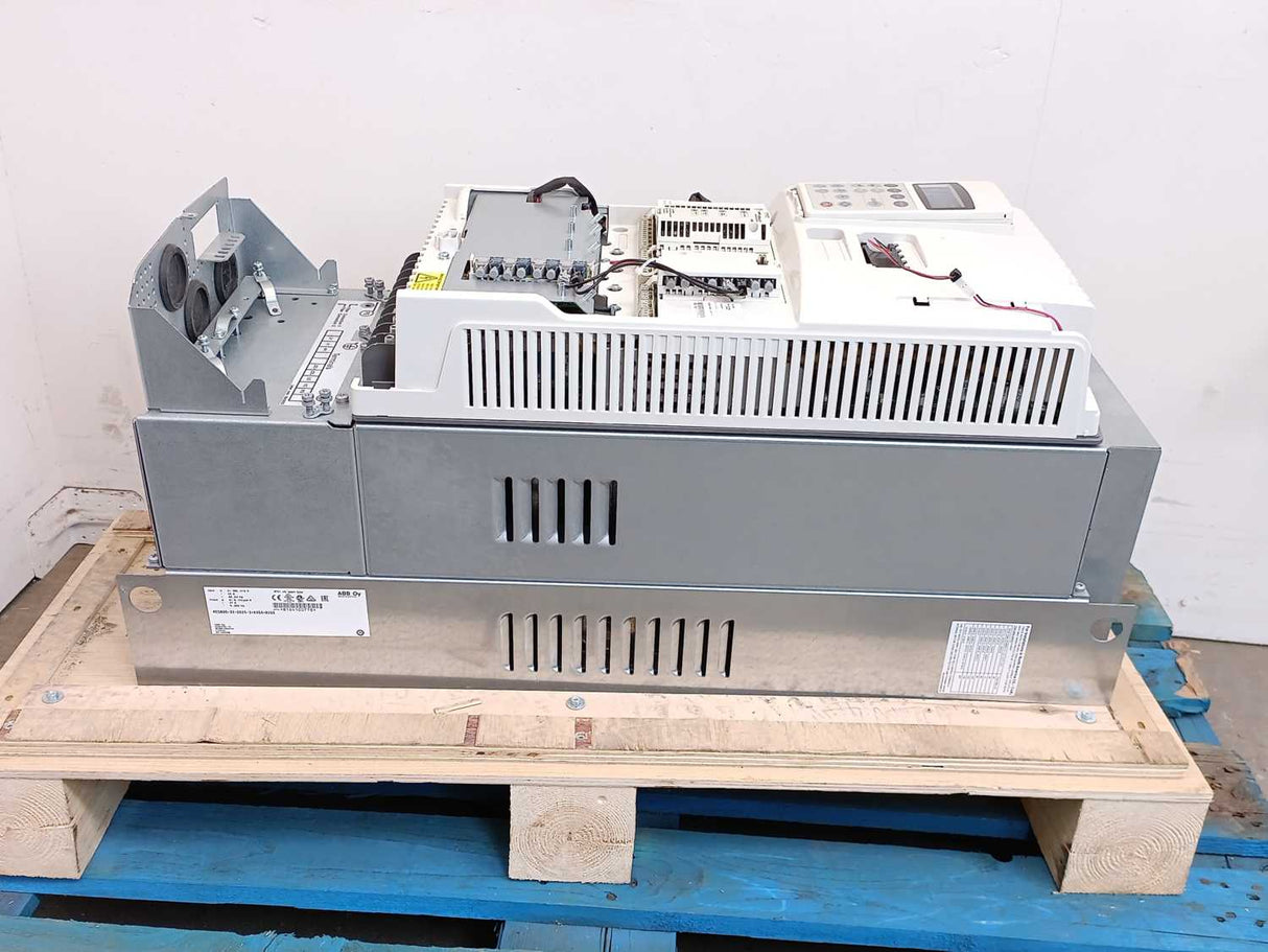 ABB ACS800-31-0025-3+K454+R705 IP21, UL Open Type + Control Panel  CDP312R