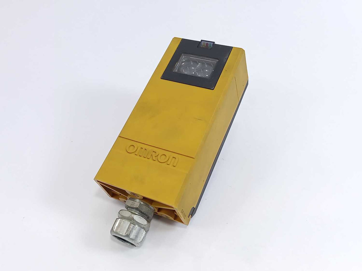 OMRON E3K-R10 Photoelectric Switch