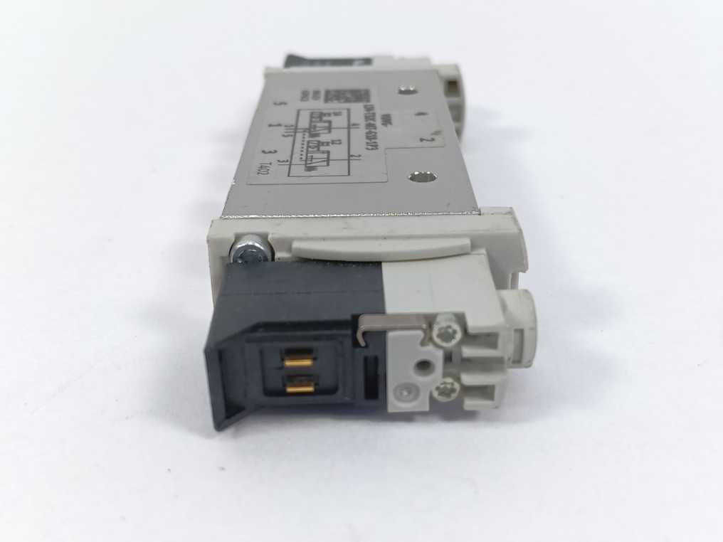 Festo 574368 VUVG-L14-T32C-MT-G18-1P3 Solenoid Valve