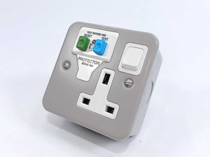 Volex VT1108SG 1 Gang Double Pole Switched Metalclad RCD Socket, 30mA