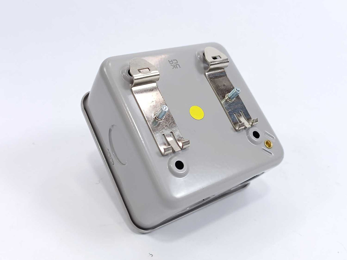 Volex VT1108SG 1 Gang Double Pole Switched Metalclad RCD Socket, 30mA