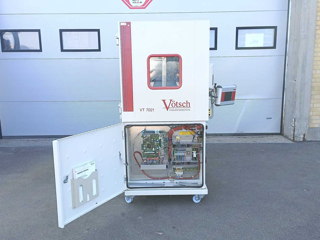 VOTSCH 56607726 VT 7021 Air-cooled Temperature Test Chamber Tested to -32°C