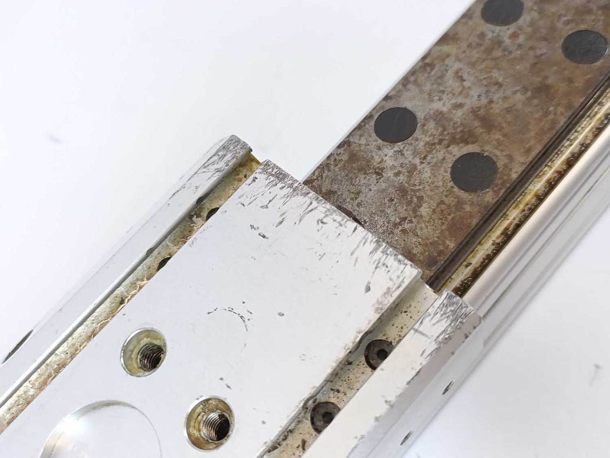 Festo 576695 DGPIL-32-7520-B-KF-AIF-GK-SH-AV-D2-SA Linear Drive
