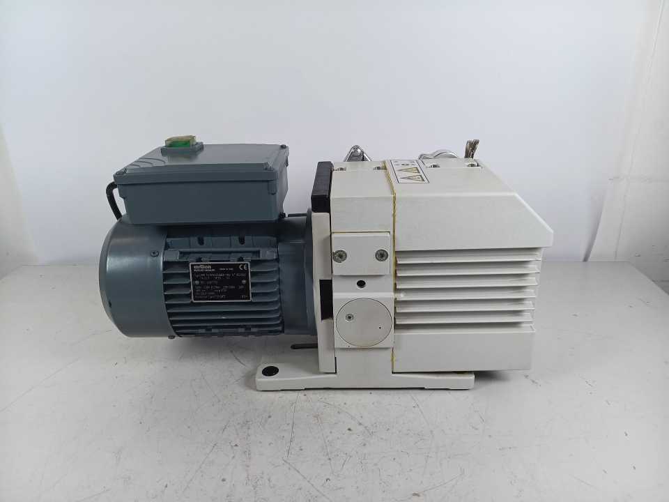 Oerlikon 11245 Leybold Vacuum TRIVAC D 4 B Rotary Vane Vacuum Pump