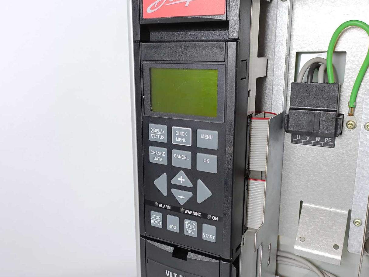 Danfoss VLT5001PT5C20STR3DLF00A00C0 175Z0119 1.7KVA Variable Frequency Drive