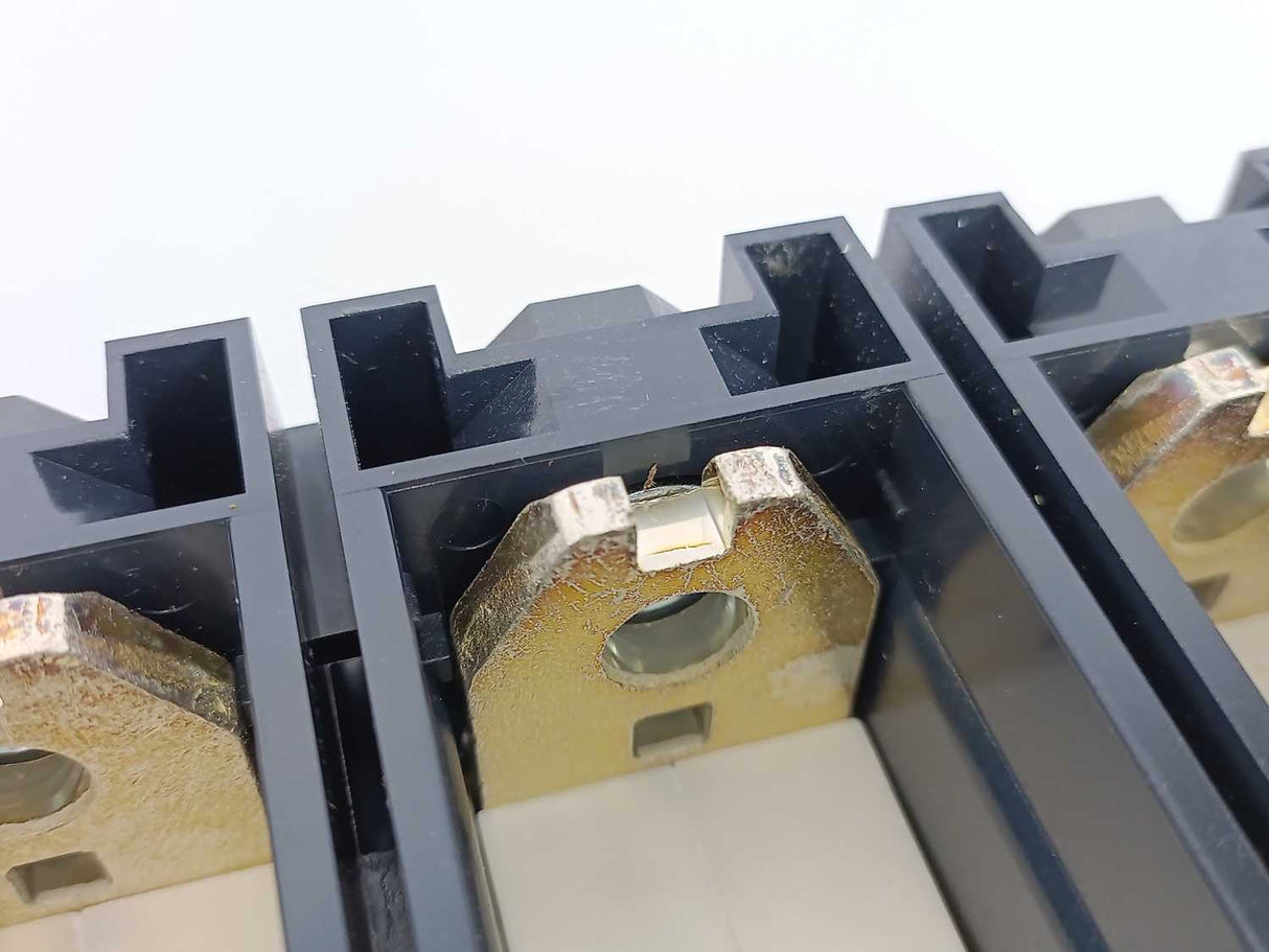 Schneider Electric LV432877 ComPact NSX630F Circuit Breaker