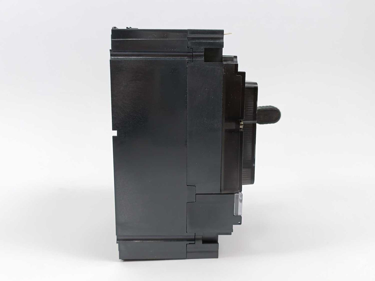 Schneider Electric C10F3TM032 NSX100F 36kA/415VAC Circuit Breaker