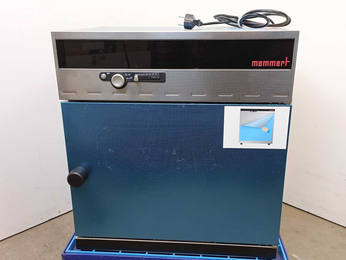 Memmert INB 200 Incubator 230V, 50/60Hz, 2A, +5°C up to 70°C