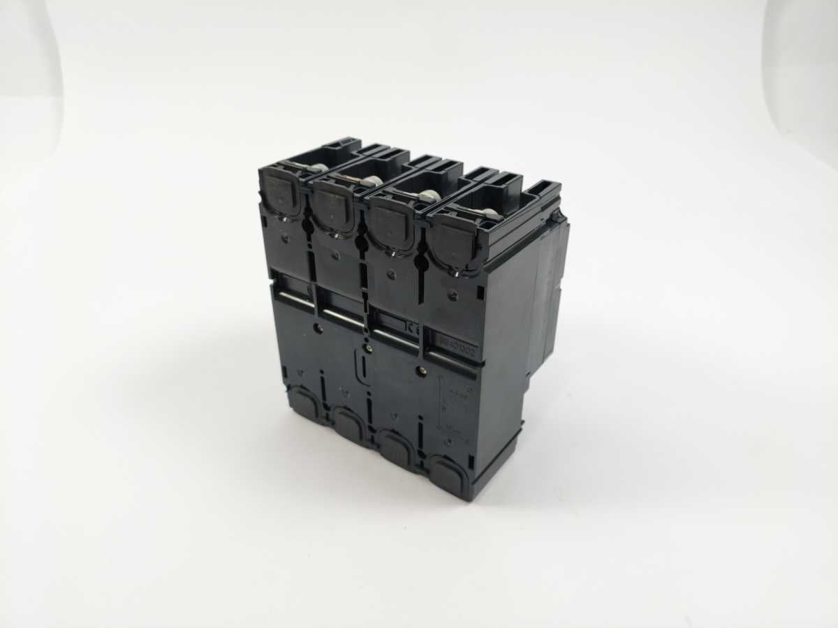Schneider Electric NSX160B Circuit Breaker Compact 160A 3Poles 3d
