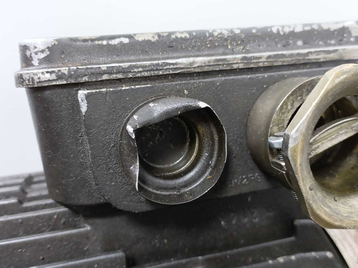 Indramat MAC132B-1-ID-4-C/B5-A-0/DJ520B AC Servo Motor