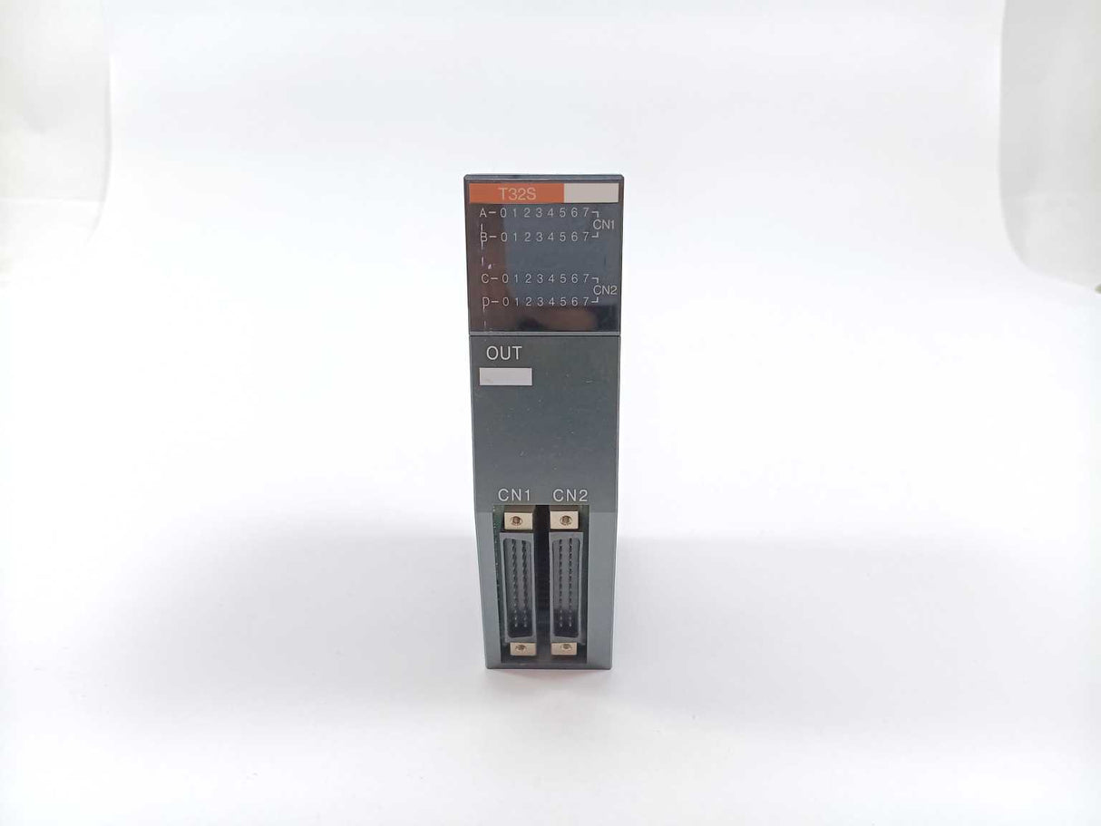 Idec PF3S-T32S Output Module