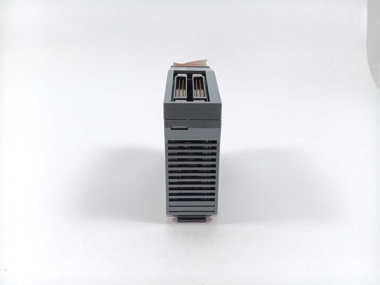 Idec PF3S-T32S Output Module
