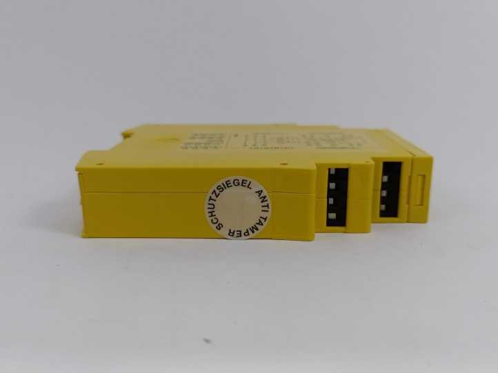 SICK UE45-3S1 UE 45-3S1 Intelliface Safety Relay