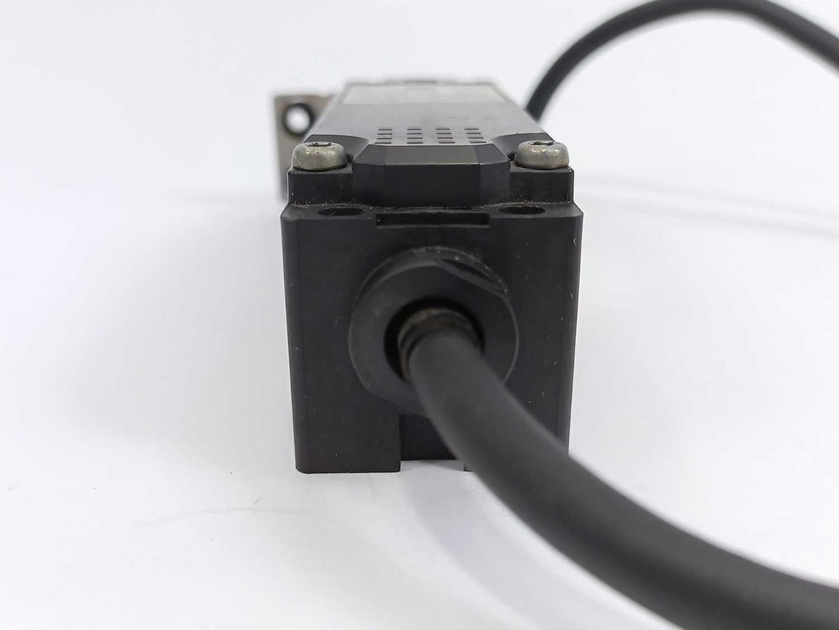 Idec HS5E-D4 Safety Door Switch