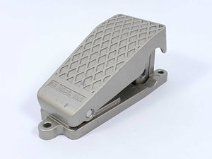 SMC VM230-02-40A Foot Pedal Valve Model VM2