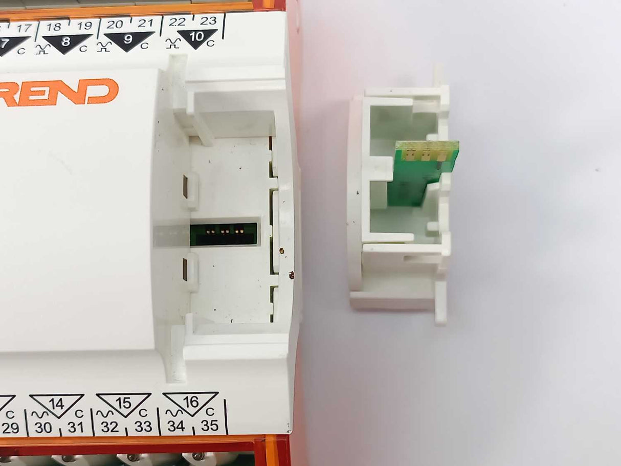 TREND IQ4E-2040U841000 Controller