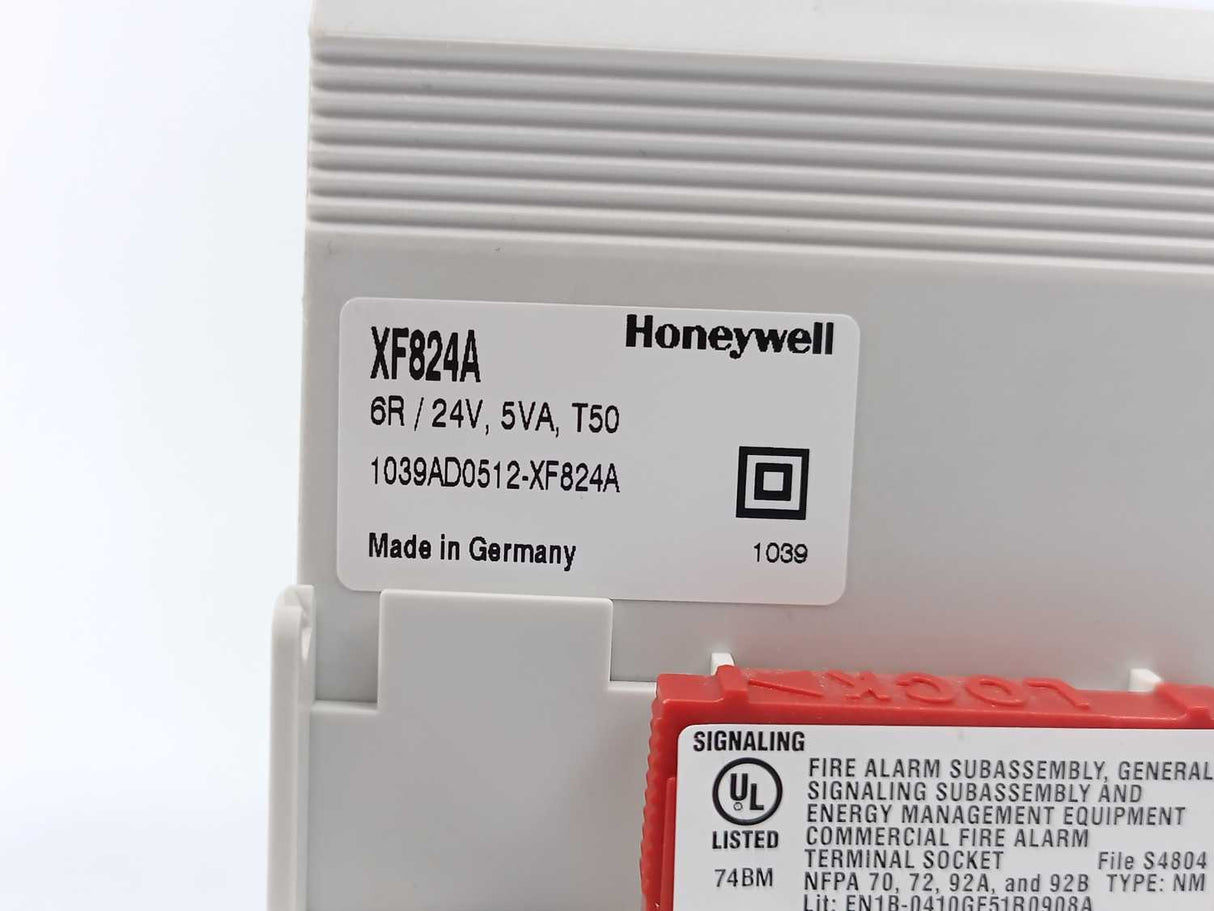 Honeywell XF824A Relay Output Module w/ XS824-25 Base
