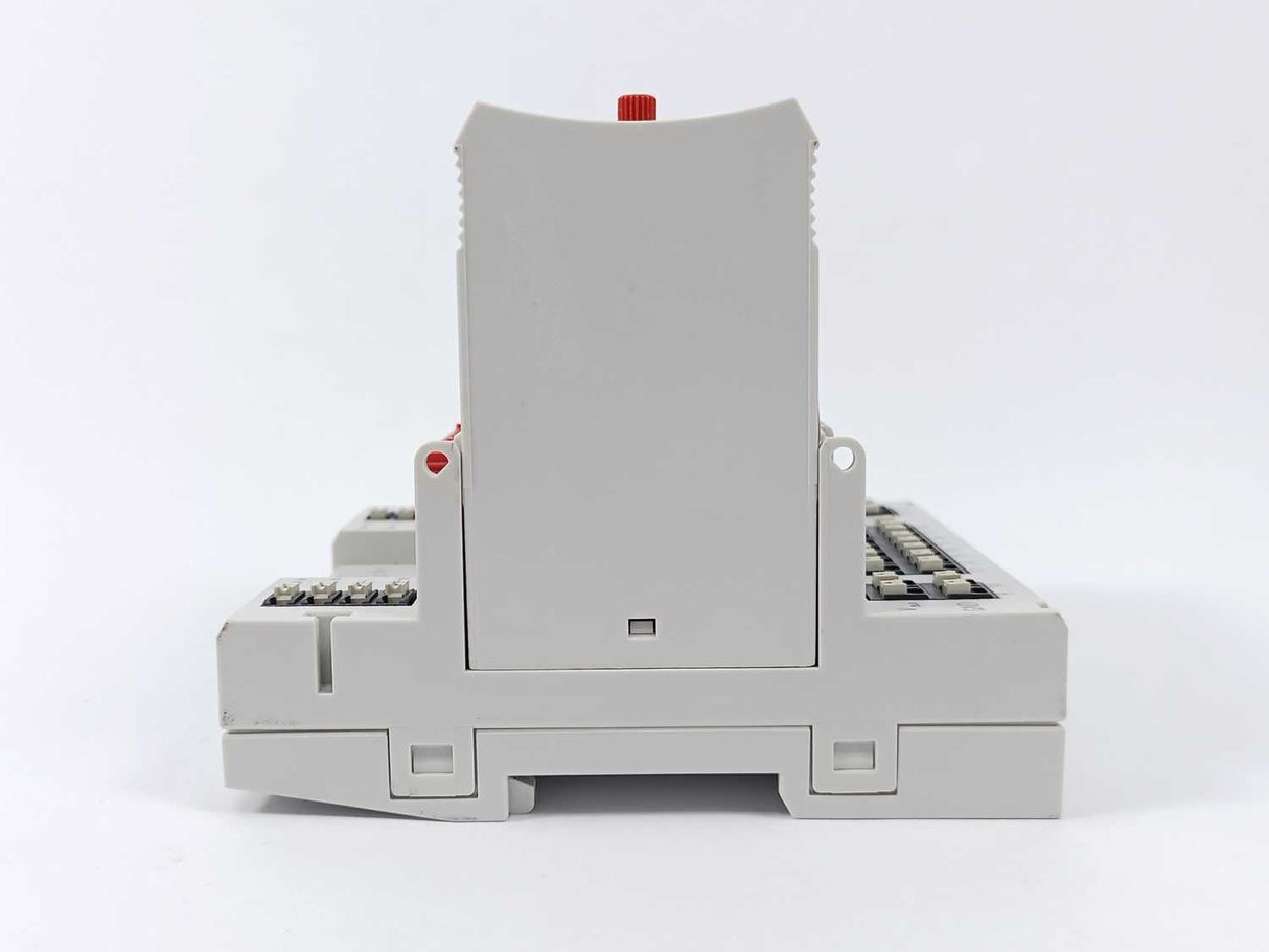 Honeywell XFR822A Analog Output Module w/ XS821-22 Base