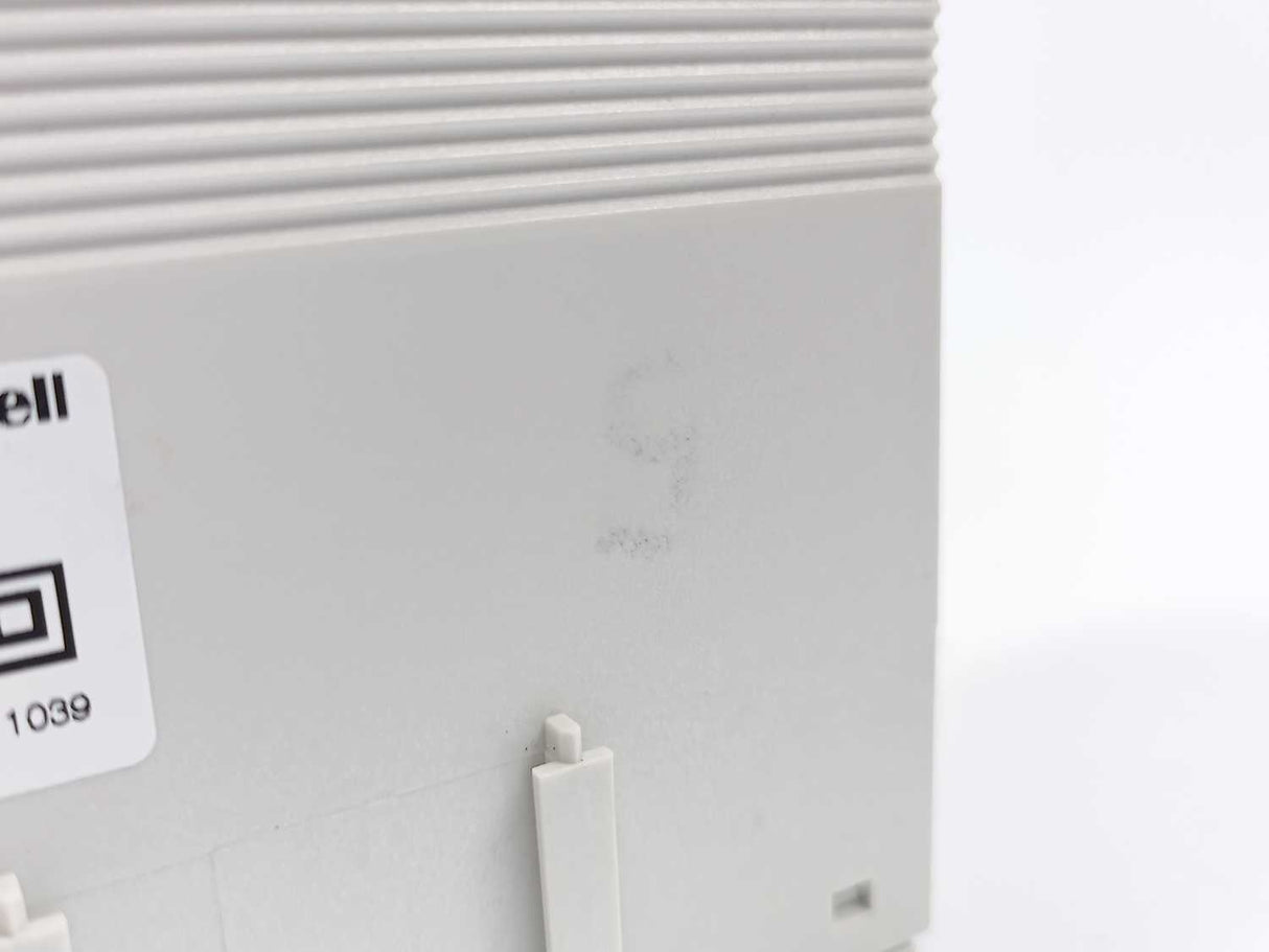 Honeywell XF824A Relay Output Module