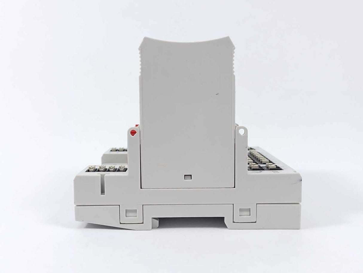Honeywell XF821A Analog Input Module w/ XS821-22 Base