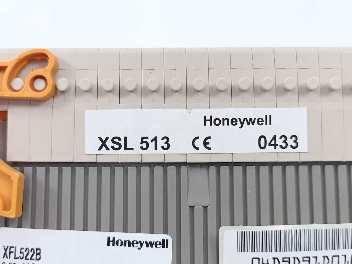 Honeywell XFL522B Analog Output Module w/ XSL513 Terminal block