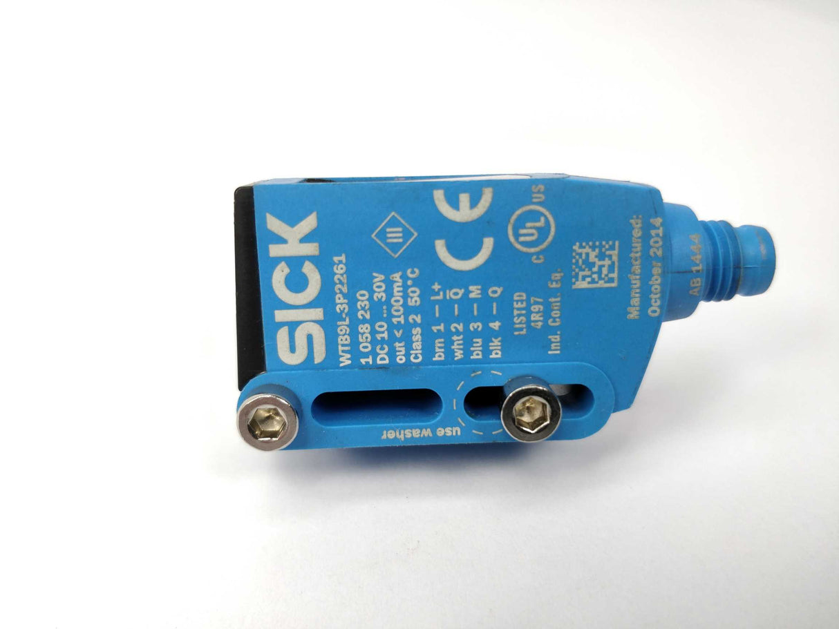 SICK 1058230 WTB9L-3P2261 Sensor with mount