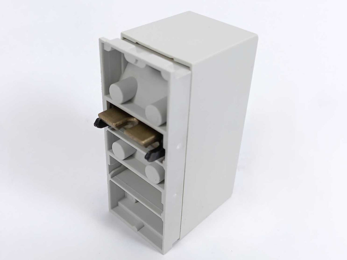 ABB 2CCV672502R0001 L2 ZLS252 Incoming Terminal Feeder Component, Batch of 6 Pcs