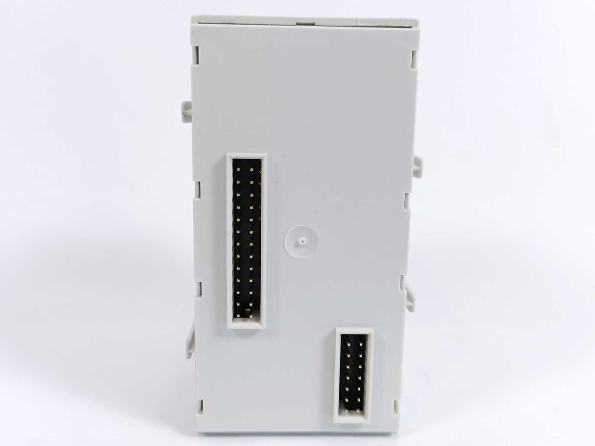 Centra Line / Honeywell CLIOP821A 8 Analog Input Module (Panel)