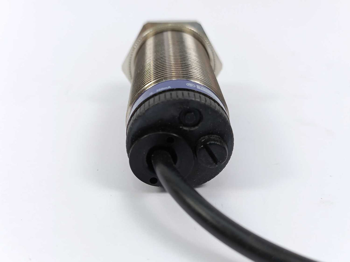 TELEMECANIQUE XSA-V11801 Inductive Proximity Sensors XS