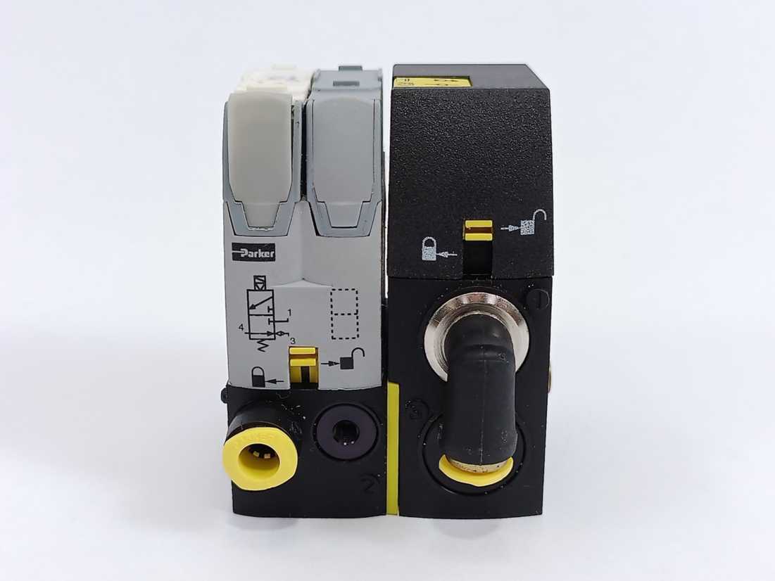 Parker P2D8V32C5 Valve Module Solenoid Pilot + P2M2BXV0A Intermediate Supply
