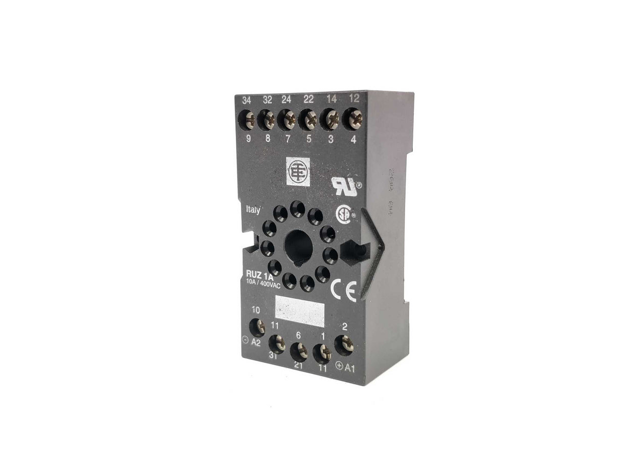 TELEMECANIQUE RUN 31A21 B7 Universal relay 24VAC 10 A + RUZ1A 10A/400VAC