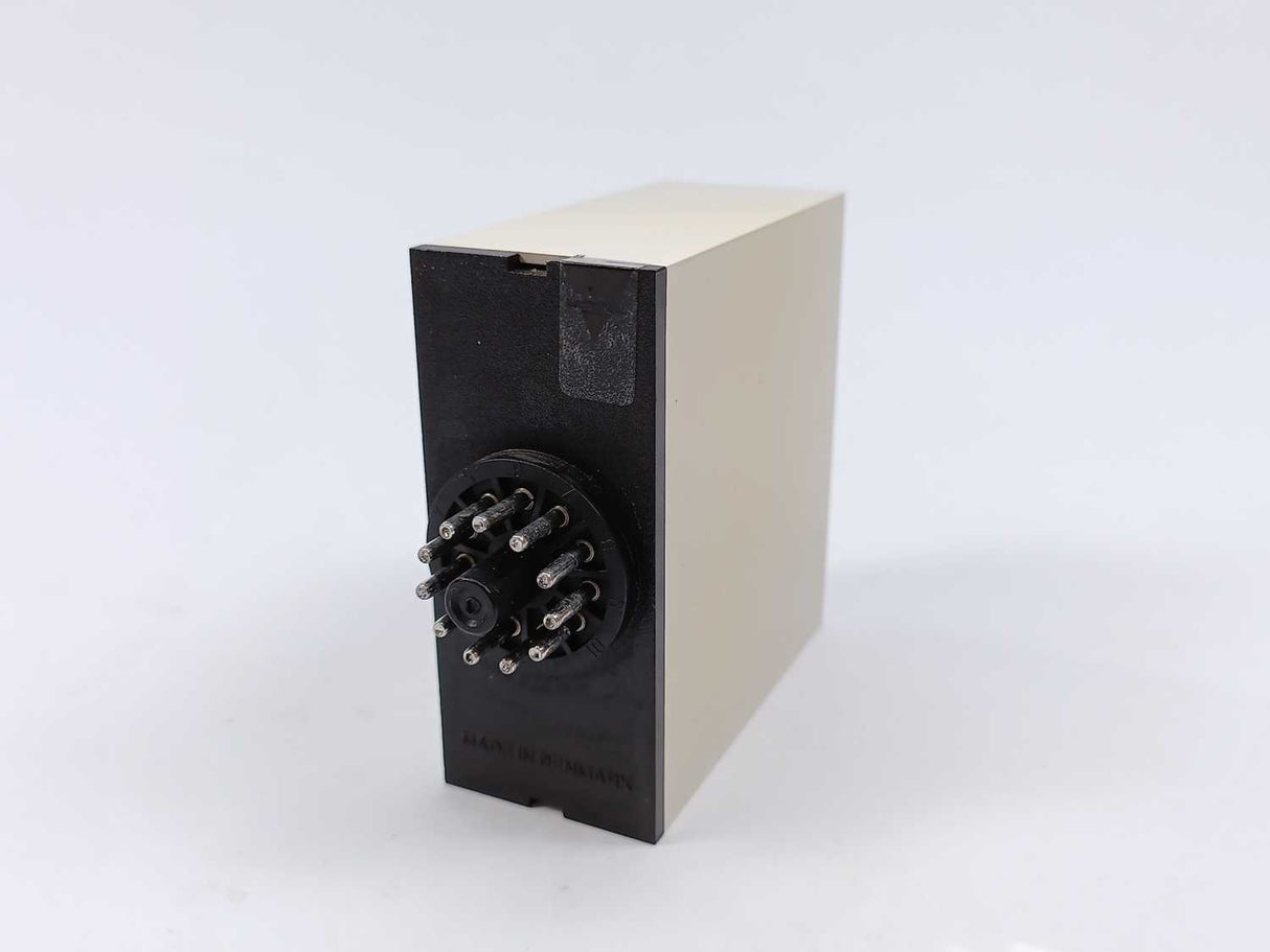Electromatic SA 205 230 30-600 sec. 230 VAC Relay. Delay on Operate