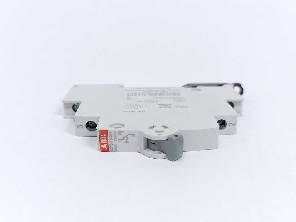 ABB 2CCA703040R0001 E213-16-001 Change over Switch 16A, Batch of 5 pcs.