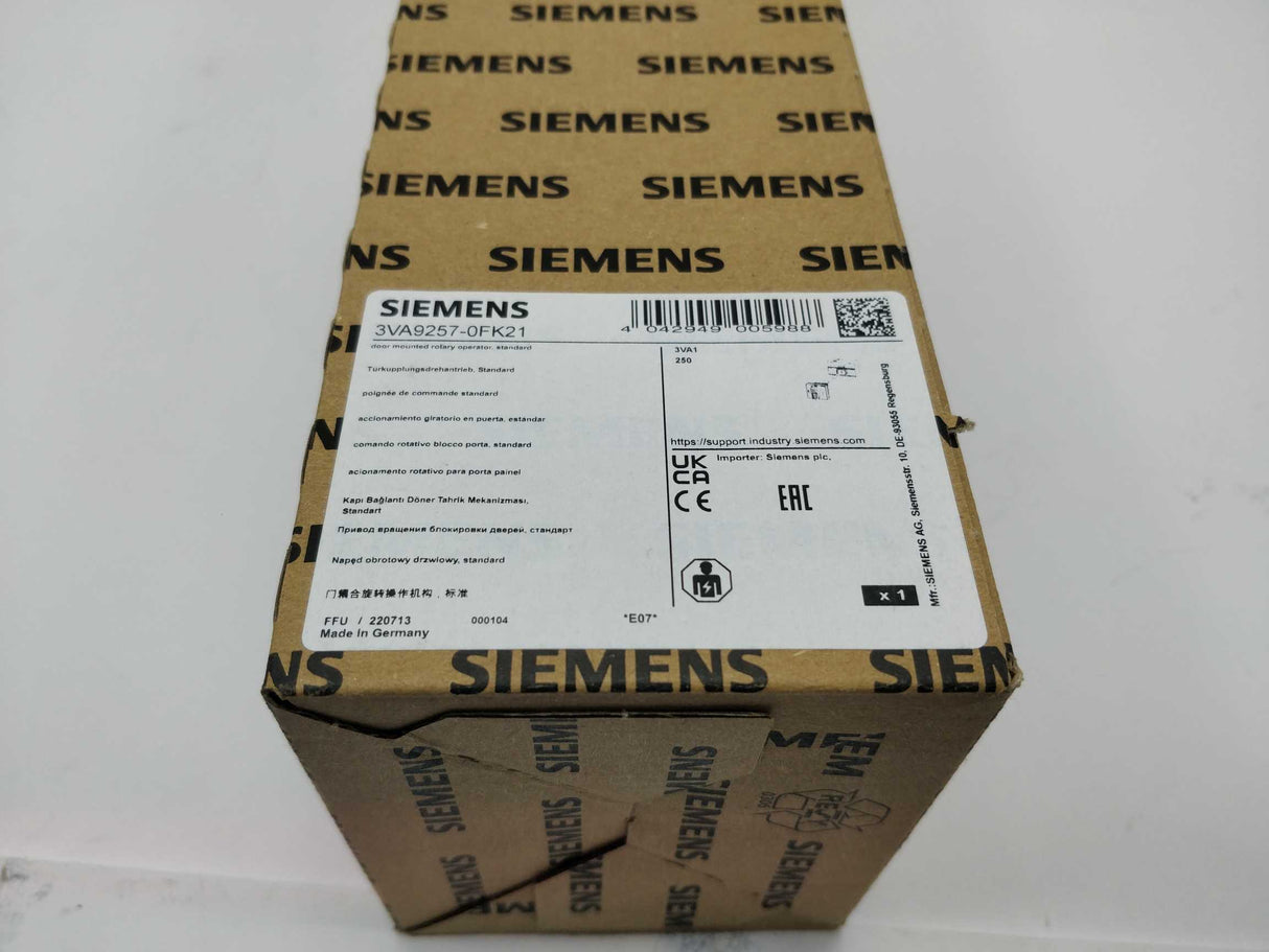 Siemens 3VA9257-0FK21 Door mounted rotary operator standard IEC IP65