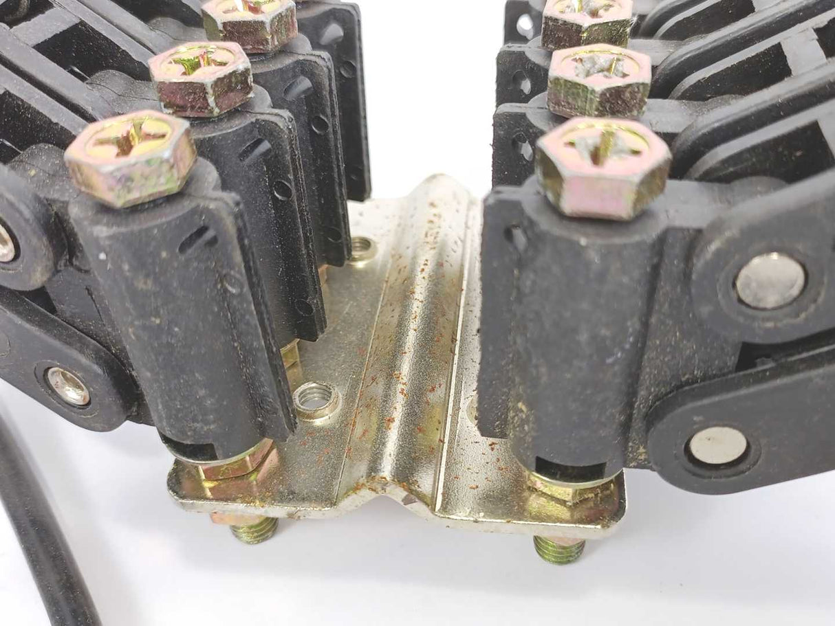 Kyec KY-AN3703 30A Current Collector for Safety Power Rail Systems Batch 8 Pcs.
