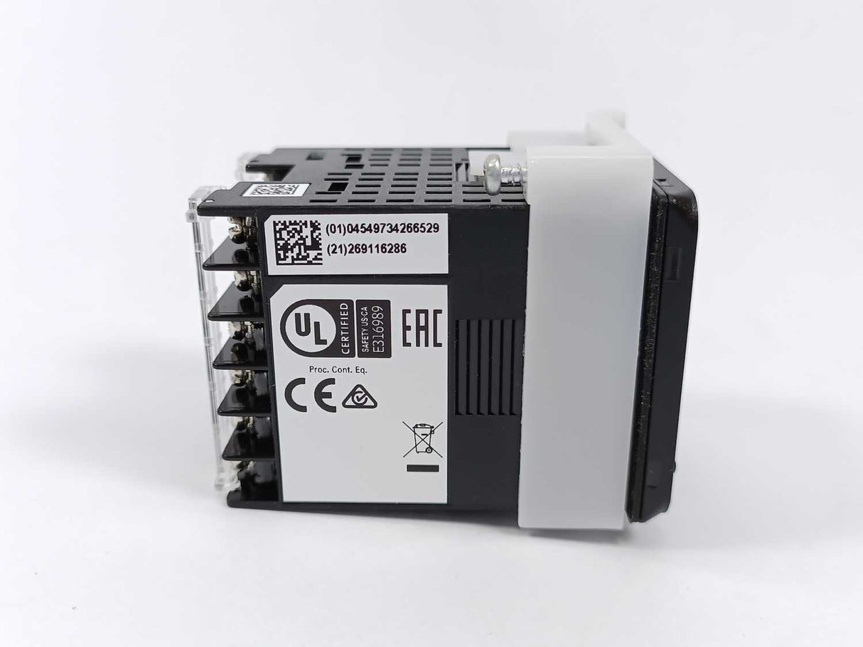OMRON E5CC-QX3D5M-000 Temperature Controller
