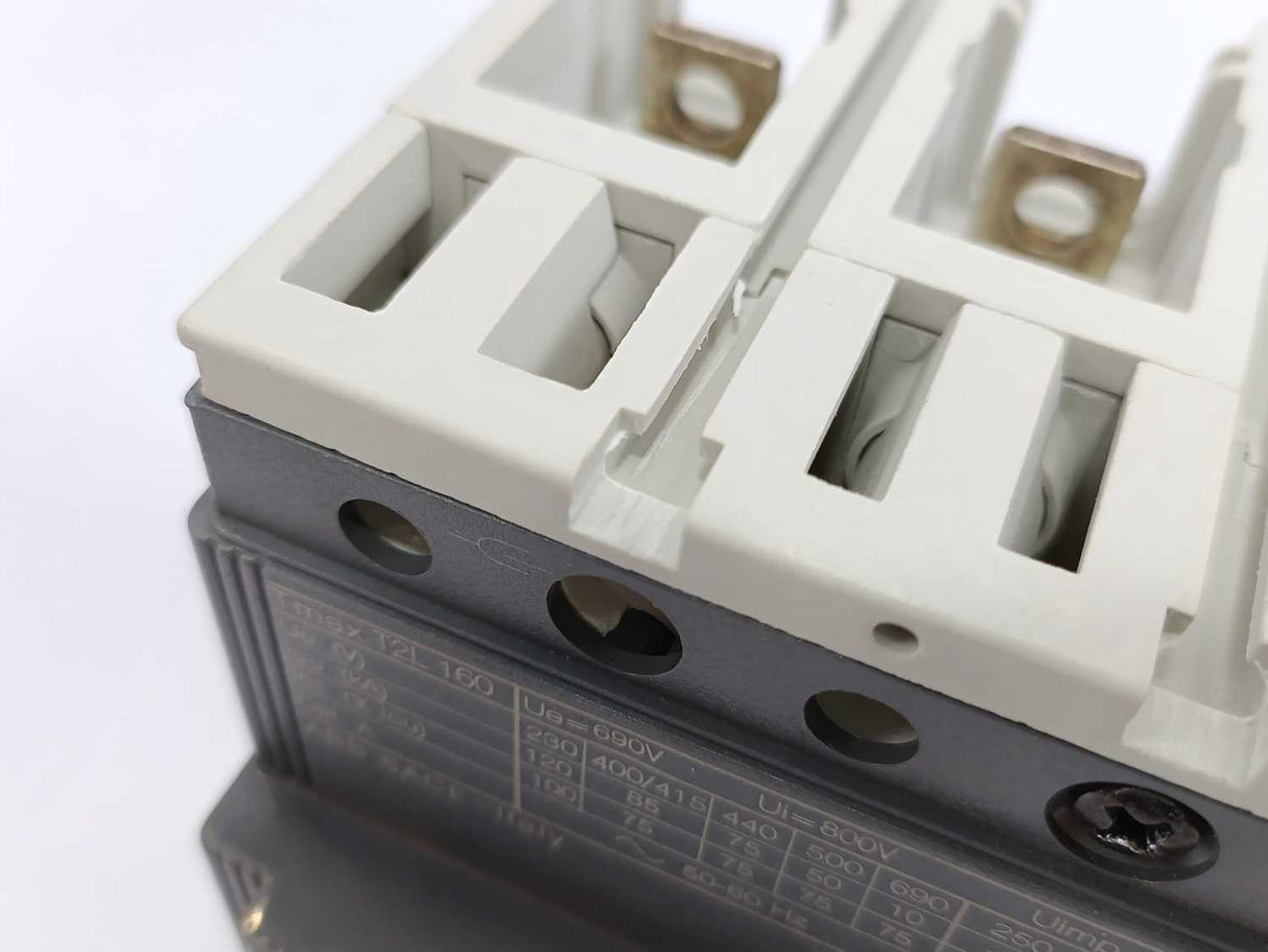 ABB 1SDA051157R1 T2L160 Service Breakers