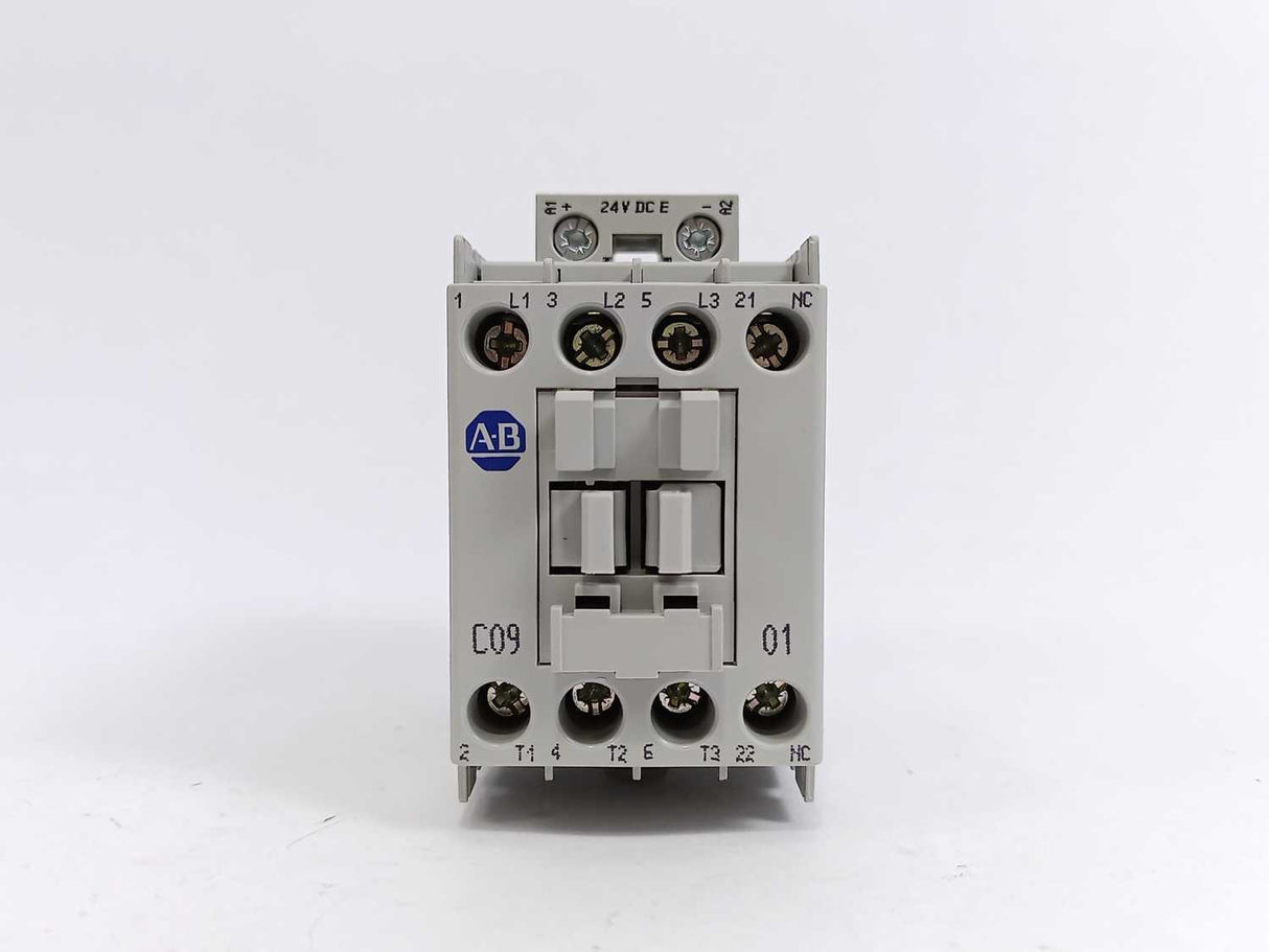 AB 100-C09EJ01 Ser. A A58 IEC 9 A Contactor