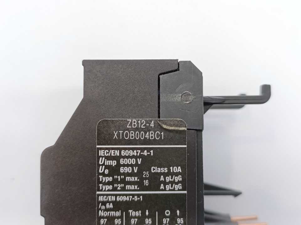 Eaton XTOB004BC1 ZB12-4 Overload Relay 2.4-4A