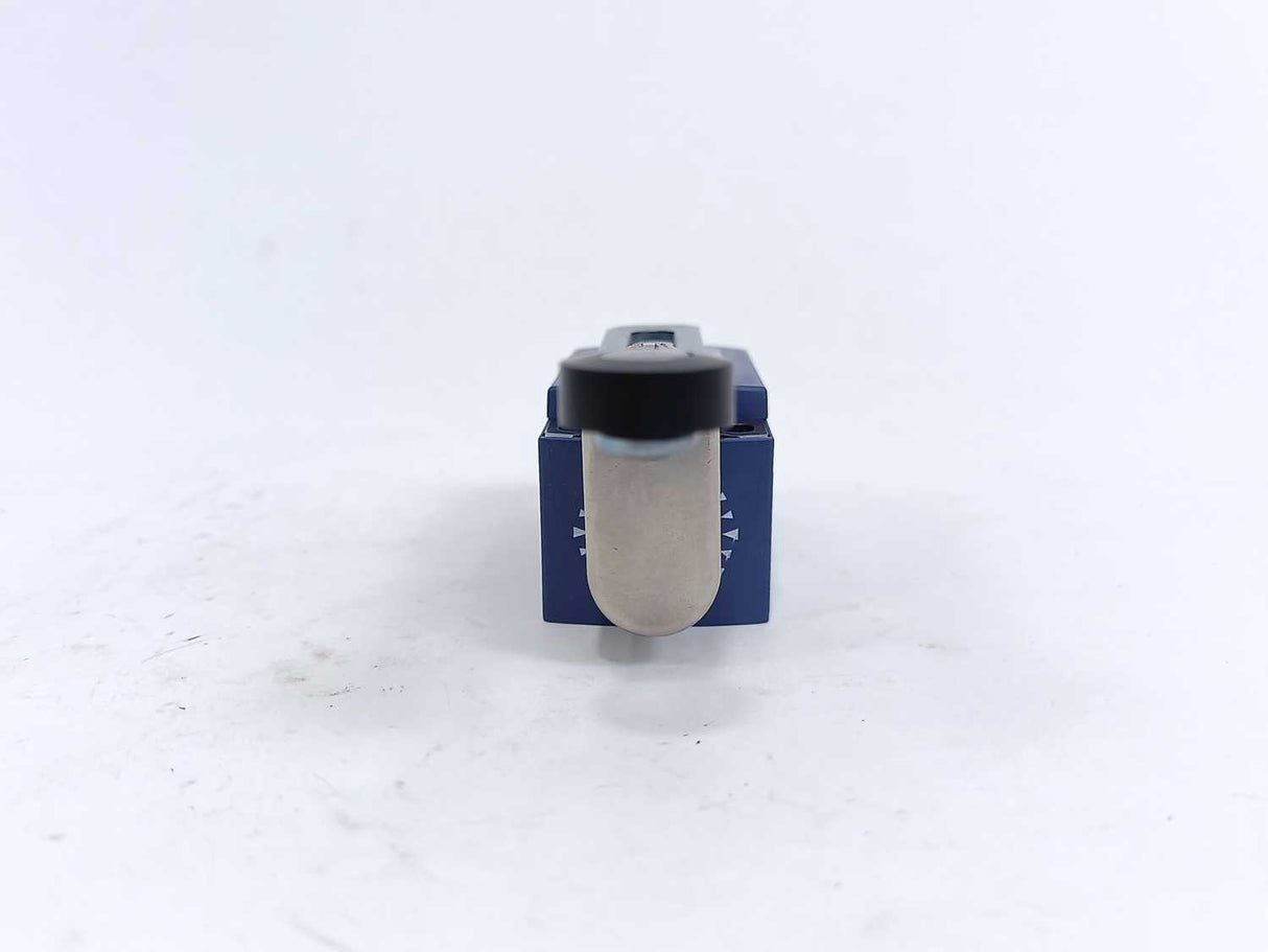 TELEMECANIQUE XCKP2145P16 Osiswitch Limit Switch Roller Lever Push-Button
