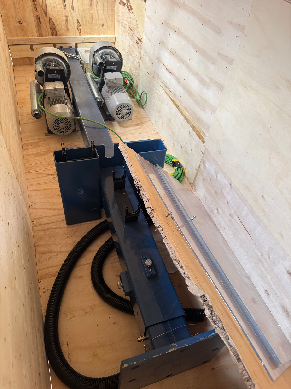 TAWI VM40 VacuEasyLift Vacuum Lift System 3 Swing Arms 3M