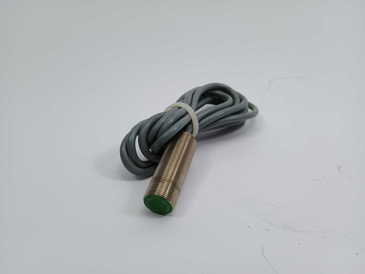 Honeywell 922AA3XM-A9P-L Micro Switch. Green top
