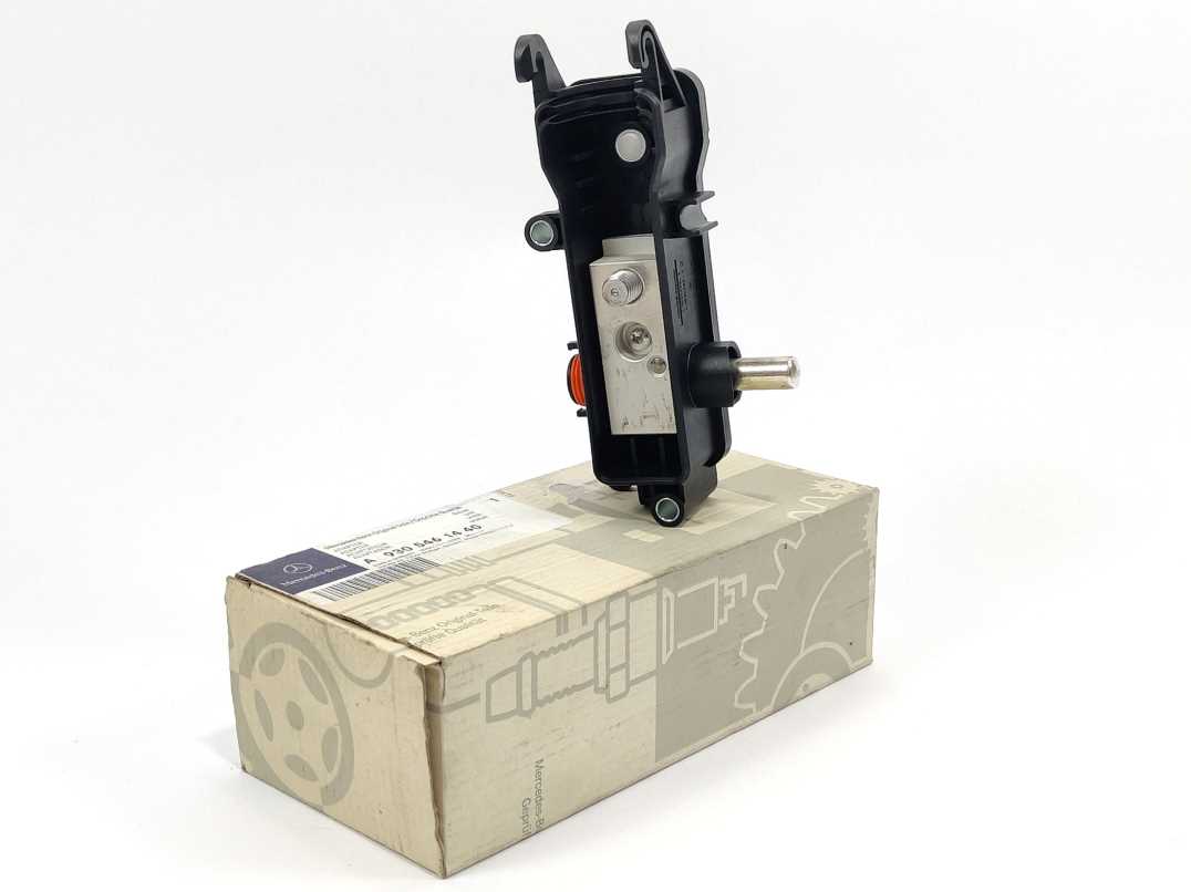 Mercedes-Benz A9305461440 Adapter