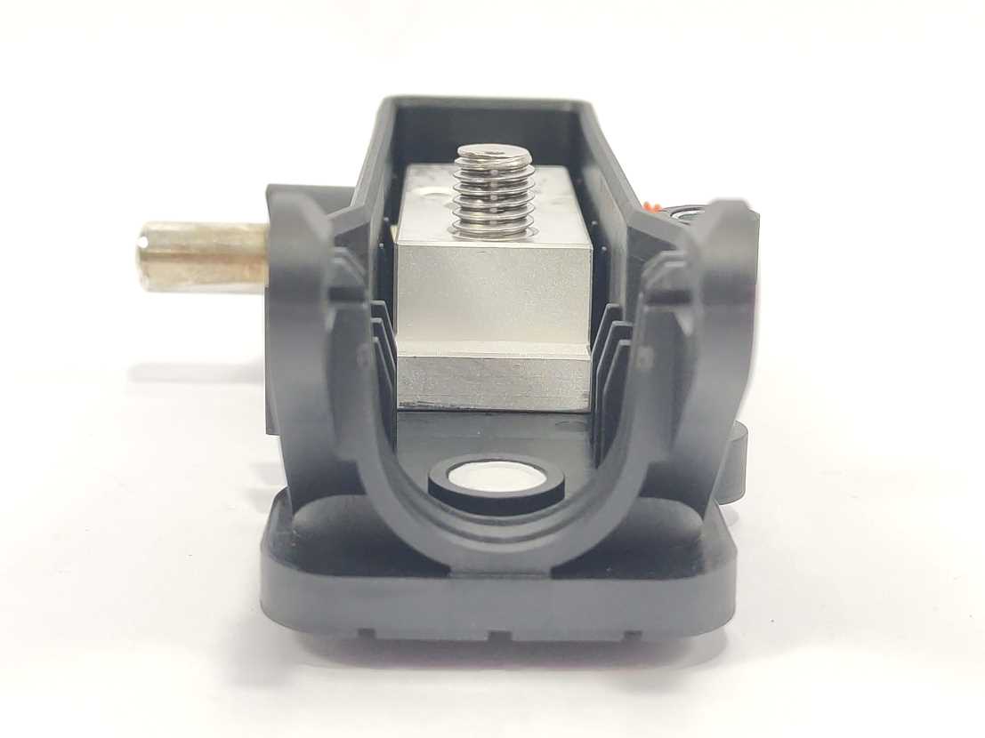 Mercedes-Benz A9305461440 Adapter