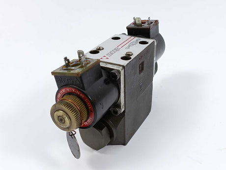 Atos DHU-0713 /13-90 Solenoid Directional Valve w/ HR-012 /34