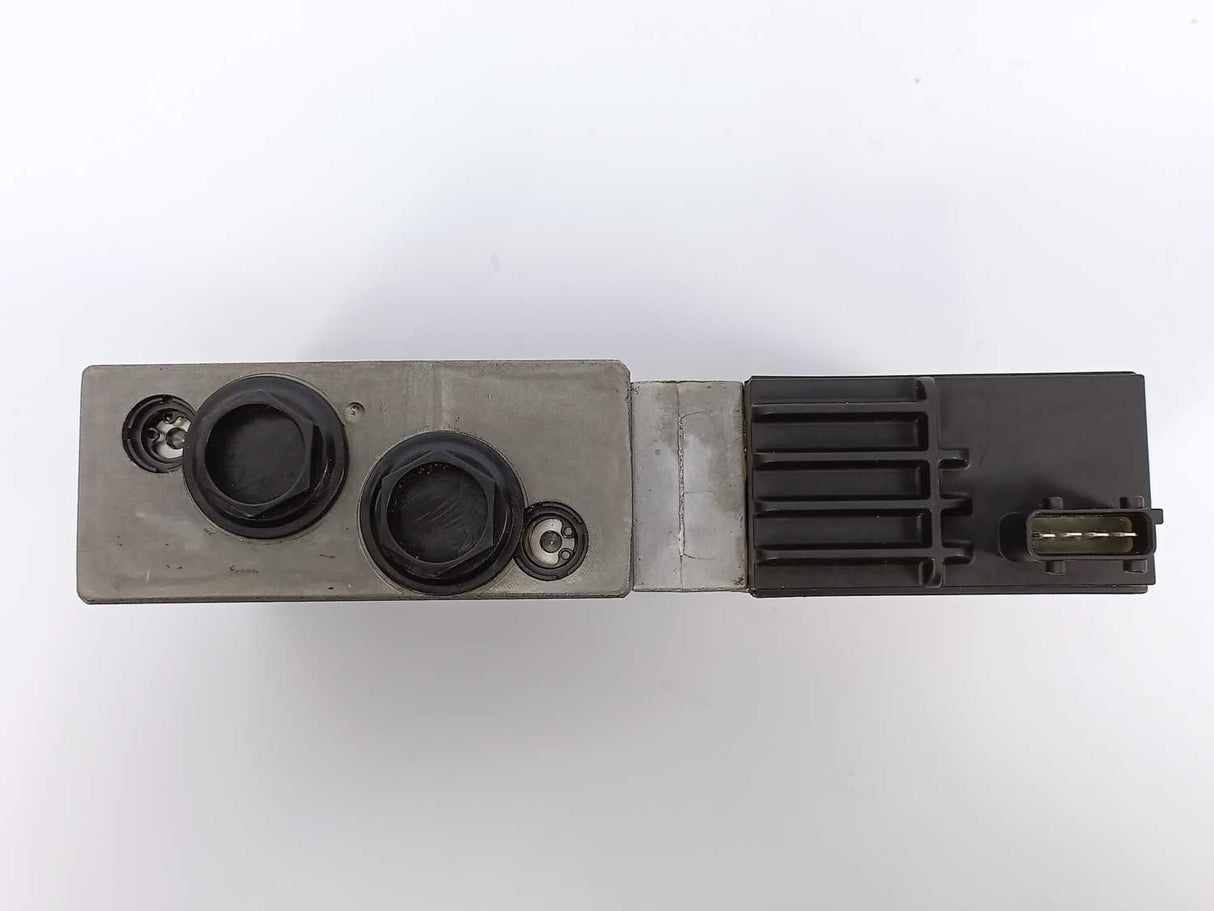 Danfoss 157B4904 PVEO 24 VDC Electrohydraulic Actuator w/ 157B6203 PVB Valve