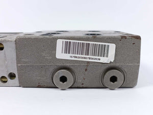 Danfoss 157B4904 PVEO 24 VDC Electrohydraulic Actuator w/ 157B6203 PVB Valve