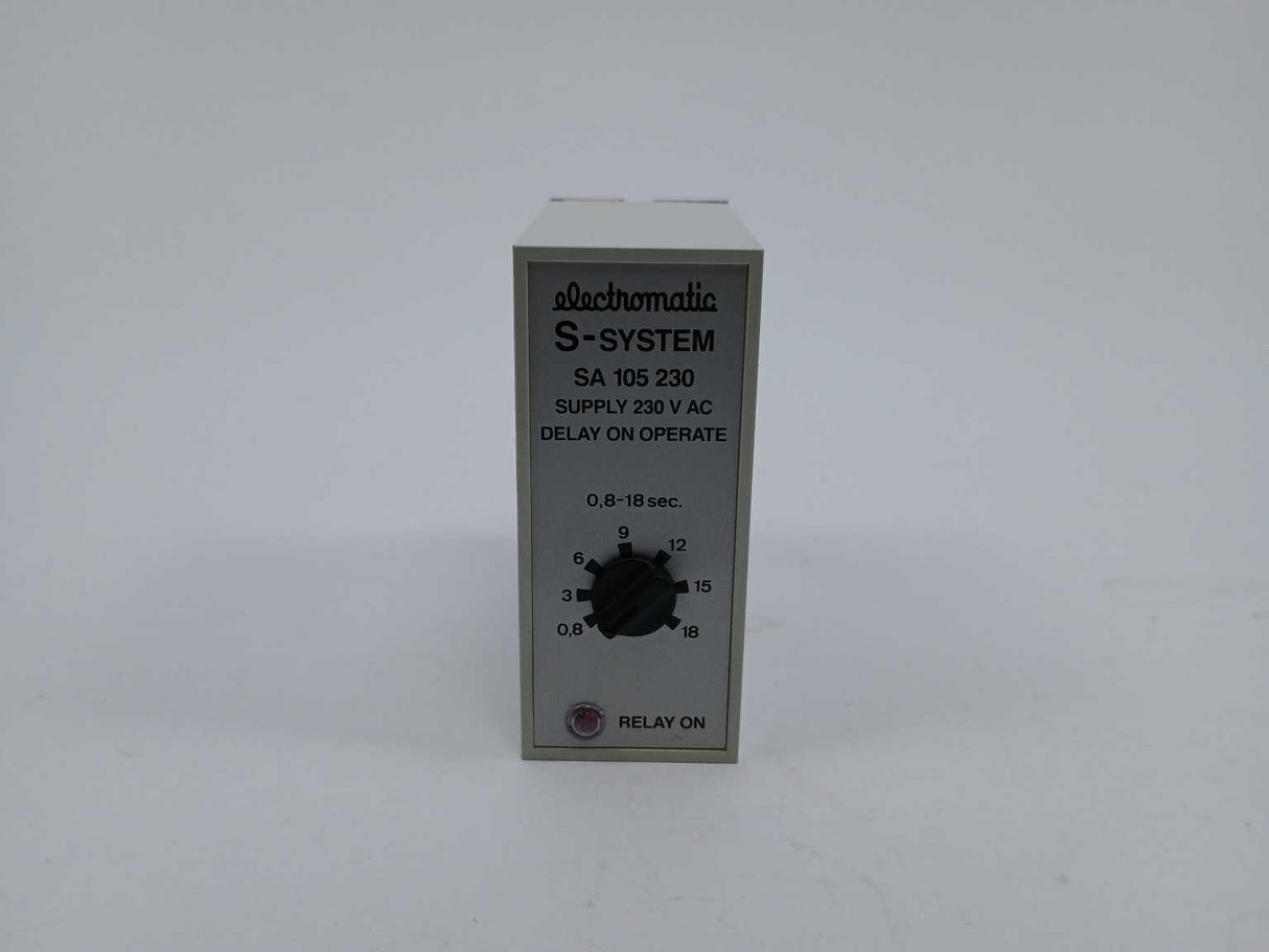 Electromatic SA 105 230 0,8-18 sec. 230 VAC Relay. Delay on Operate
