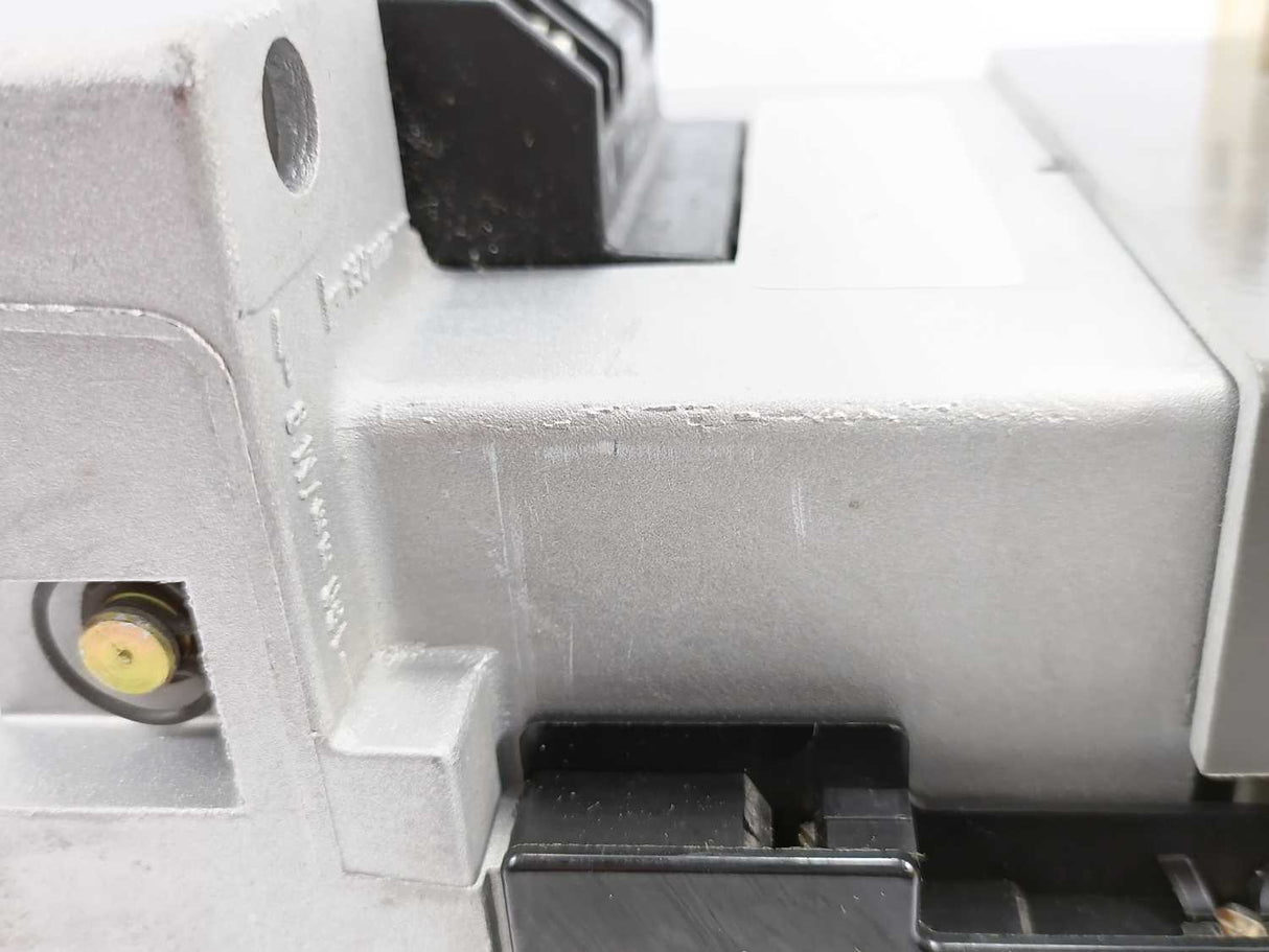 Siemens 3TB5617-0A 3 - Phase Contactor, Coil 264V 60Hz